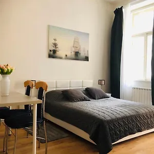 Modern Cozy In Apartment Prague