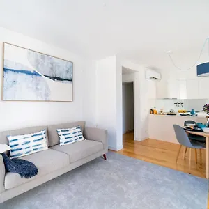 Blue By The River 1 - Elegant Two-bedroom In Santos Apartment Lisbon